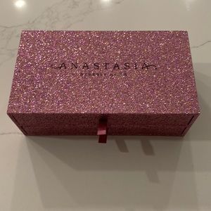 Anastasia Beverly Hills Limited Edition